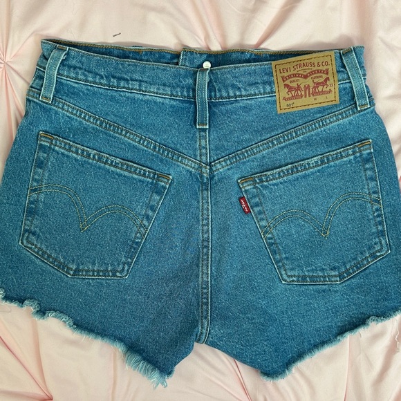 Levi's Classic Blue Jean Shorts - Picture 4 of 4